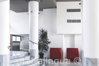 기사 로비 공간